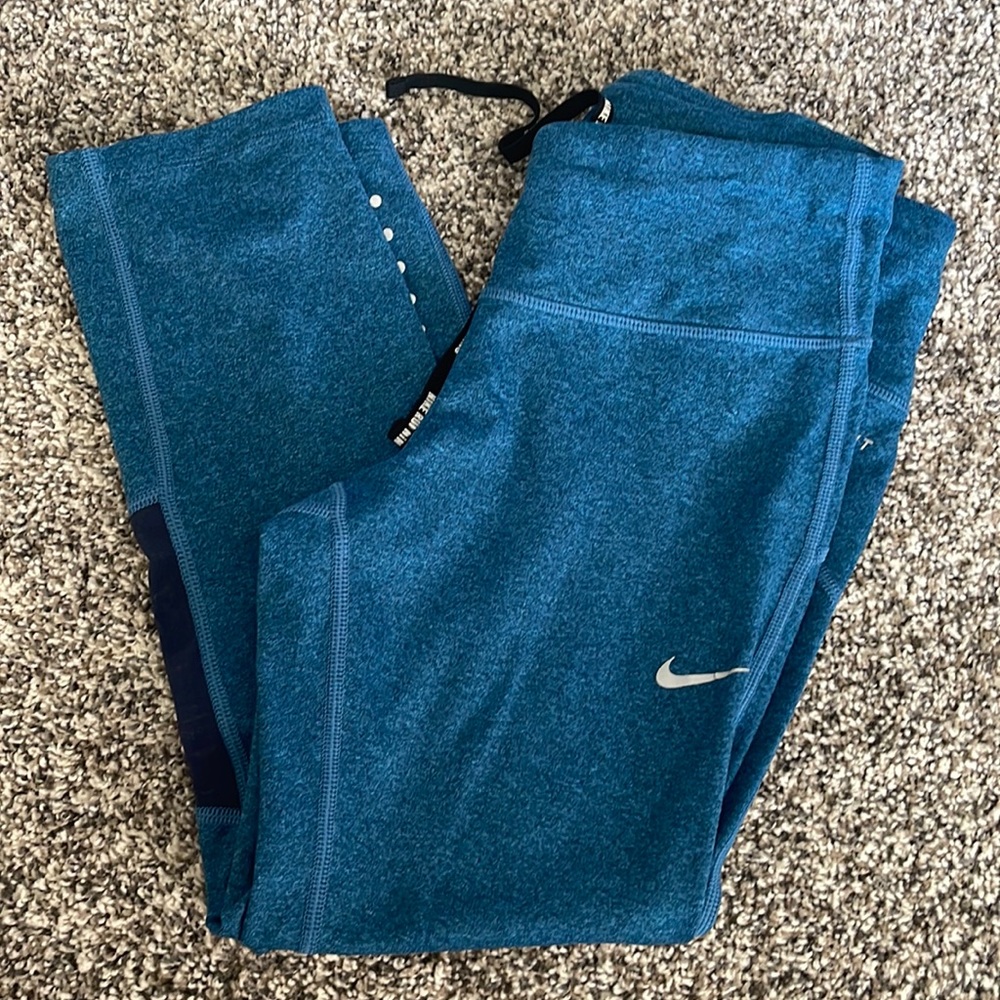 Nike capri leggings